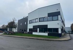 Location bâtiment indépendant Montigny-le-Bretonneux - Axe N10/A12/A86