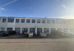 Local d'activité avec bureaux à vendre Croissy-Beaubourg - Proximité A4 et A104