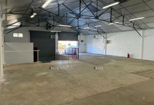 Location local d'activité Melun près gare - Accès quai 19t