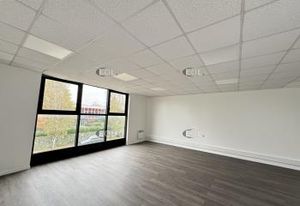 Location local d'activité Coignières - Accès N10/N12