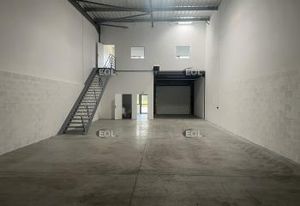 Location local d'activité Trappes - Accès A12 et transports en commun