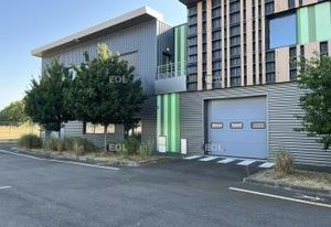 Location activité/entrepôt - 816 m²
