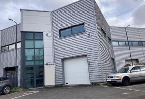 Location local activité Ivry-sur-Seine - Accès poids lourds et hauteur 8,8 m