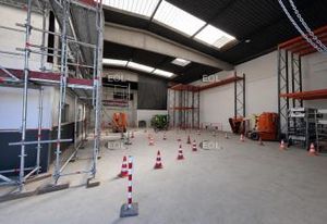 Cellule d'activités à vendre Saint-Ouen-l'Aumône - Cour extérieure