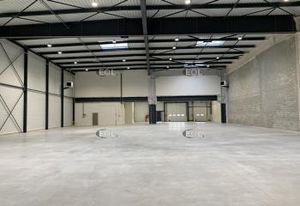 Location entrepôt Saint-Ouen-l'Aumône - Proche RER et axes routiers