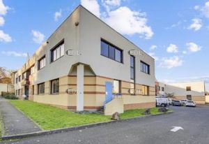 Location local d'activité Champs-sur-Marne - Proche A4 et RER A