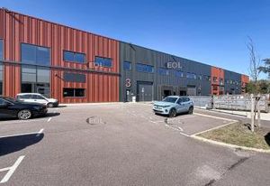 Location local d'activité Saint-Ouen-l'Aumône - Proche RER et axes routiers