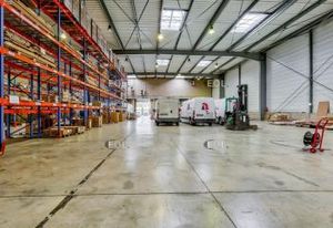 Location entrepôt Saint-Thibault-des-Vignes - Proche A4 et A104