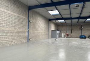 Location local d'activité Alfortville - 6 km Paris - RER D proche