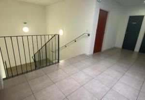 Location bureaux Éguilles (13510) - Proche route D10
