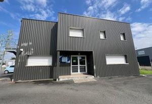 Location bureaux Canéjan - Proche bus et commerces, parc boisé