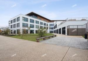 Location bureaux Pessac - Proche transports et services