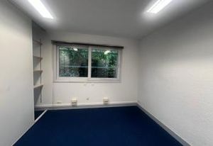 Location bureaux Pessac - Proche bus et commerces