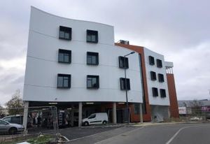 Vente bureaux Bruges, proche rocade bordelaise, bus, tram et commerces