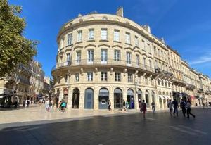 Location bureaux Bordeaux hyper-centre - Proche transports en commun