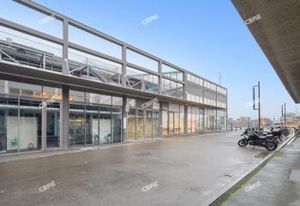 Location bureaux Bordeaux - Face aux bassins à flots, tramway et bus