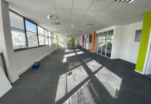 Location bureaux Pessac - Proche bus, tramway et autoroute