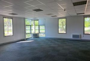 Location bureaux Pessac Europarc - Tram B, bus 74, rocade