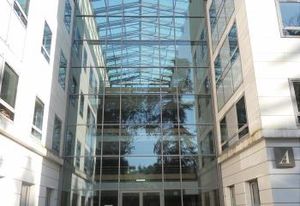 Location bureaux Limonest - Proche A6, A89 et métro Gare de Vaise