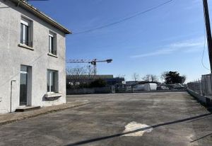Locaux d'activité à vendre Saint-Priest - Proximité A43 et SNCF