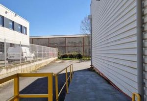 A vendre local d'activité Dardilly - Accès direct A6 sortie 34