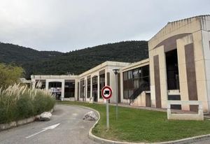 Location bureaux Gémenos - Proche autoroutes A50 et A52