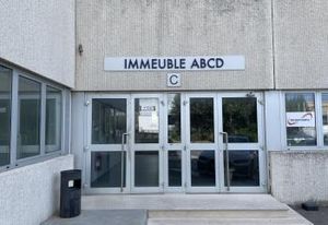 Location bureaux Marseille 14 - Proche métro, bus et autoroute
