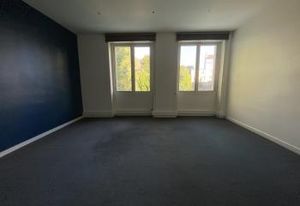 Location bureaux Nantes centre - Proche bus, tram et commerces