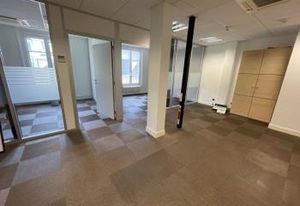 Location bureaux Nantes hyper centre - Tramway et bus Commerce