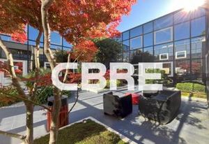 Location bureaux Sophia Antipolis - Proche autoroute A8 et transports en commun