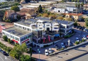 Location bureaux Antibes - Proche autoroute A8 et centre commercial