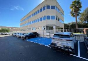 Location bureaux Villeneuve-Loubet - Proche A8, aéroport Nice et gare