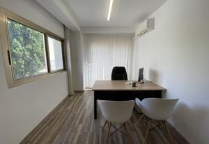Bureaux à louer Saint-Laurent-du-Var - Proche A8, aéroport et tramway