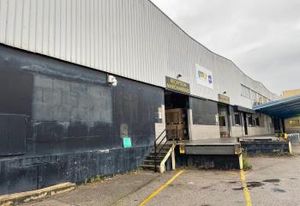 Location local d'activité Saint-Laurent-du-Var - Proche A8 et M6202bis