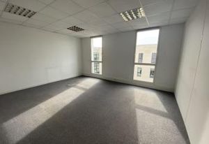 Location bureaux Saint-Grégoire - Proximité Axe Rennes-St-Malo et commerces