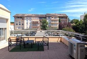 Vente bureau Toulouse - Minimes, métro et bus en pied d'immeuble