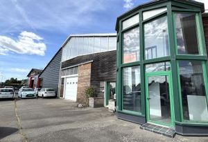 Location local d'activité Fenouillet - Proche RN20 et A62