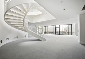 Vente bureaux duplex Courbevoie, proche RER La Défense et bus