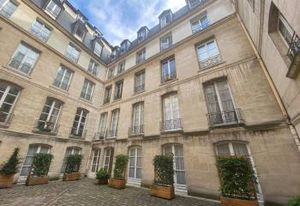 Vente bureaux Paris 4, proche métro Cité et RER Saint-Michel