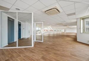 Vente bureaux Paris 17 - Proche métro, RER, tramway et périphérique