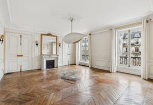 Vente bureaux Paris 8 proche Madeleine - Métro et bus