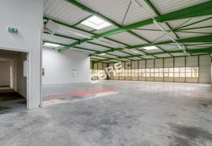 Location entrepôt Saint-Thibault-des-Vignes - Proximité A4 et RER A
