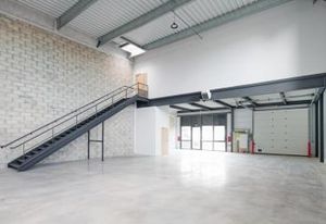 Location entrepôt Éragny - Proximité A15 et Transilien ligne H
