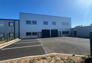 Location entrepôt Pringy - Proche A6 et RER D