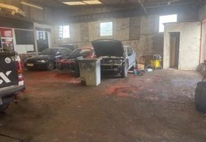 Entrepôt à vendre Boissy-sous-Saint-Yon - Proche N20 et bus