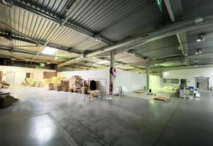 Location entrepôt Trappes - Proche A12 et Transilien