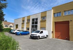 Location entrepôt Magny-les-Hameaux - Accès RER et A6