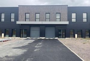 Location local d'activité Puiseux-en-France - Proche A104 et RER D