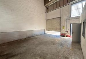 Location local d'activité Saint-Ouen-l'Aumône - Proche RER et A15