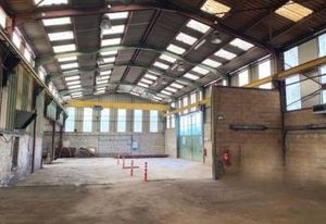 Location entrepôt/local Neauphlette - Proche D11 et gare